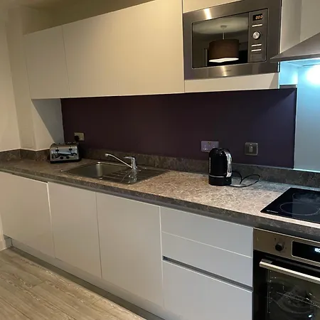 Centre Access - Stunning 2 Bed Retreat Apartmán *