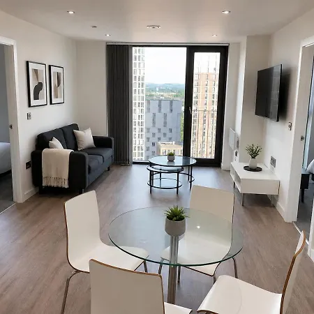 Skyluxe - & Pool Skyline View Apartman