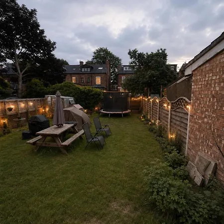 Cozy Living With Garden 公寓 曼彻斯特