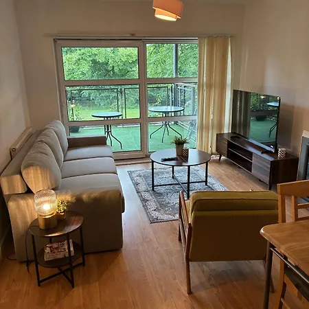 Didsbury 2-Bed With Free Parking & 2 Balconies * Манчестер