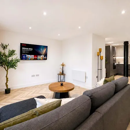 Sleeps 6 - 2br - Free Parking - *