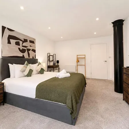 Modern 1br - Sleeps 4 - Free Parking -
