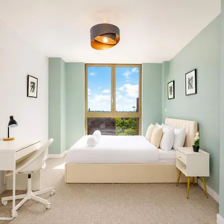 Stylish 1 Bed Sleeps 3 - Old Trafford - Centre Tram Access Manchester