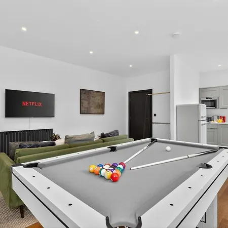 Centre,pool Table,gym,victoria