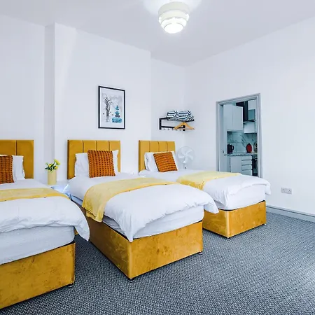 Entire Flat - Sleeps 3-central *