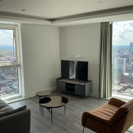 Апартаменты Cloud32 - Luxury Two Bedroom In Centre With Skyline Views Манчестер