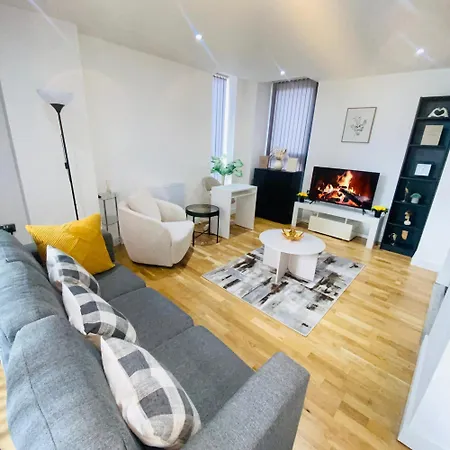 2 Bedroom Flat Deansgate Манчестер