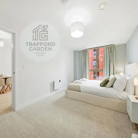 Daire Trafford Garden Place With Free Car Park *