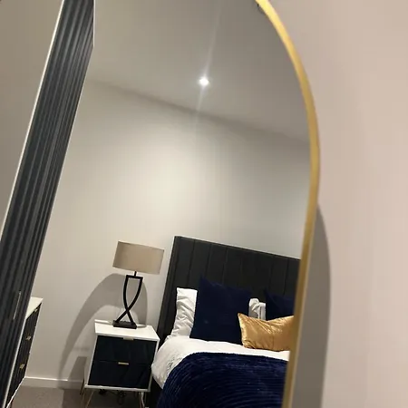 Luxury 2 Bedroom In Mcr- En-suite- Parking- Terrace- Gym Διαμέρισμα *