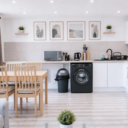 Bright Luxury Modern 3 Bed, 2 Bedroom - Secure Parking - Close To Centre And Old Trafford Μάντσεστερ