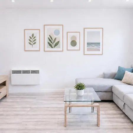 Bright Luxury Modern 3 Bed, 2 Bedroom - Secure Parking - Close To Centre And Old Trafford Διαμέρισμα