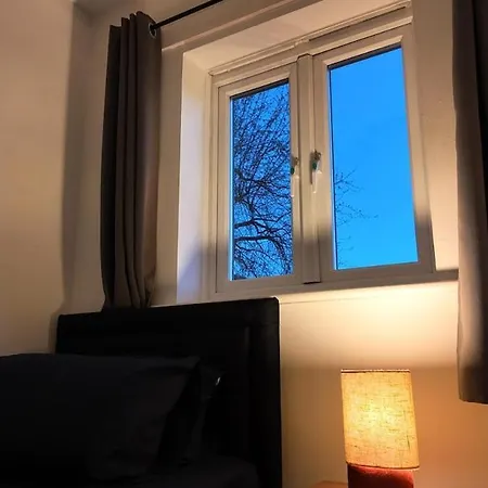 Διαμέρισμα Modern Cozy With Free Parking Near Centre