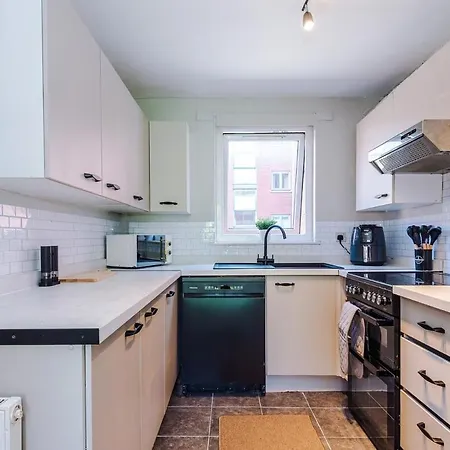 Daire Chic 3br Escape Balcony M4 Heart Manchester