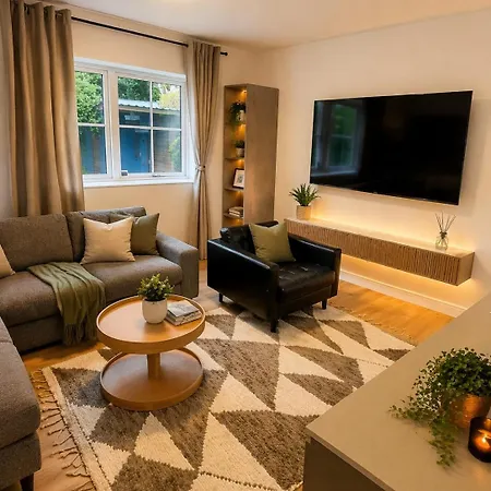 Away From - Sleeps 6 *