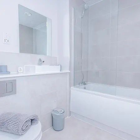 1bdr Open Plan With Full Kitchen Appartement Manchester