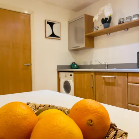 Bright Cozy Walk To Deansgate By Cozystays Manchester