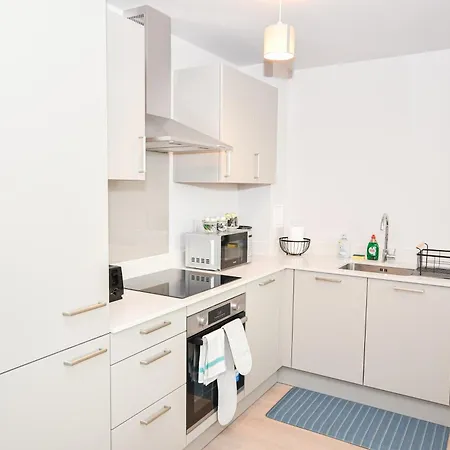 Daire Modern & Bright 2 Bed Nr Old Trafford *