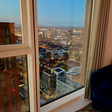 Daire Centre - Skyline View *