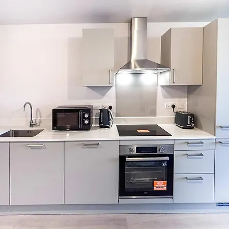 Modern And Bright One Bedroom Flat In Old Trafford