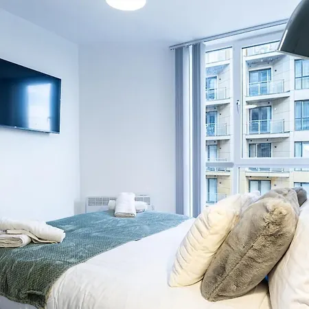 Manchester, Comfy Riverside, Balcony, Salford Daire *