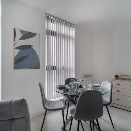 Chic Salford Near Metro & Mediacityuk * Manchester