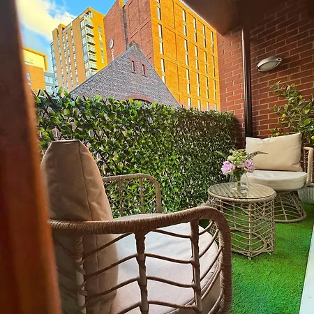 Elite Serviced 2br Balcony Centre *