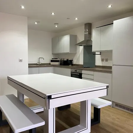 Balcony View Deluxe 2 Bed Ao Arena & Victoria Stn * Manchester