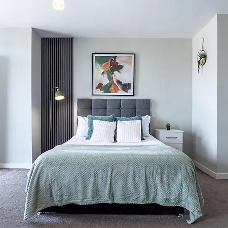 Centre, Salford, Stylish Daire *