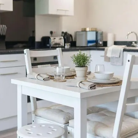 Διαμέρισμα Bright 1br Near Station Sleeps 3 Μάντσεστερ