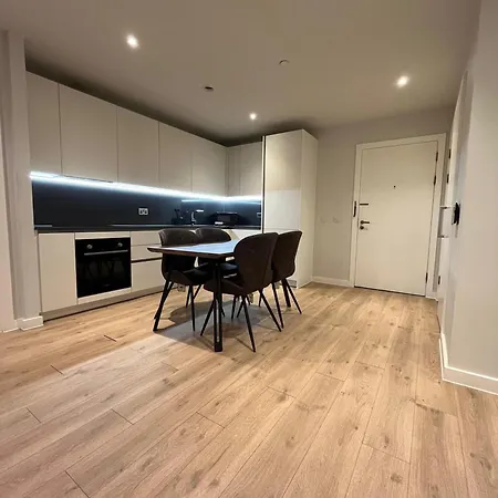 High-end 2-bed Retreat - Ao Arena & Victoria Stn Manchester