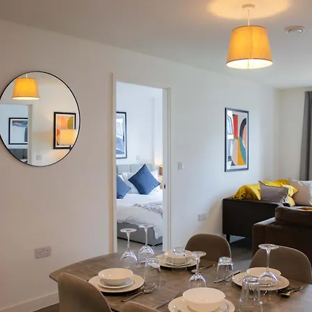 Effortless Stays At Elegant 2Br Escape Near Old Trafford Stadium Manchester