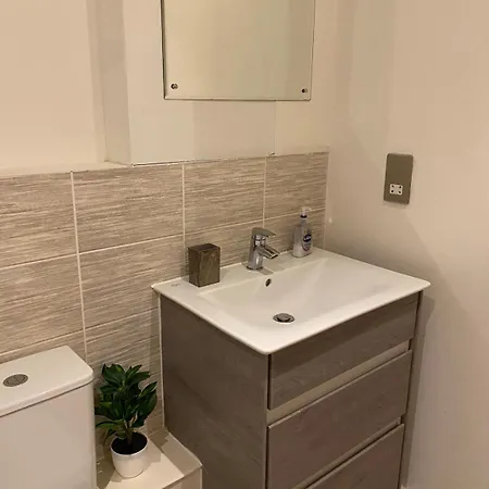 Luxury 2 Bed 3 Bathroom With Balcony, Middlewood Plaza Salford