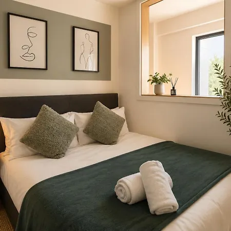 2 Bedroom 2 Bathrooms - Modern - Old Trafford - City Centre - Rooftop Access