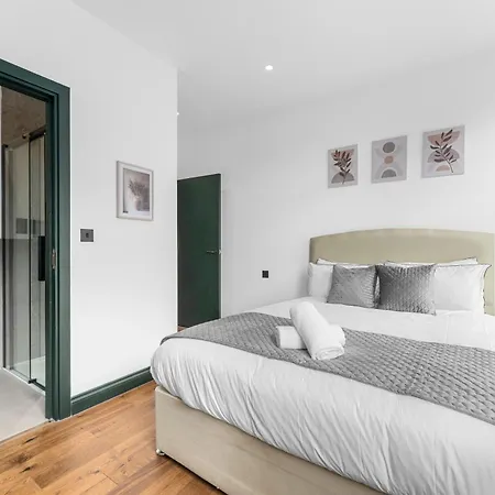 Modern 2br I Workspace I Centre I 3 Beds * Manchester