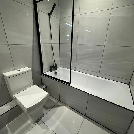 2 Bed Centre *
