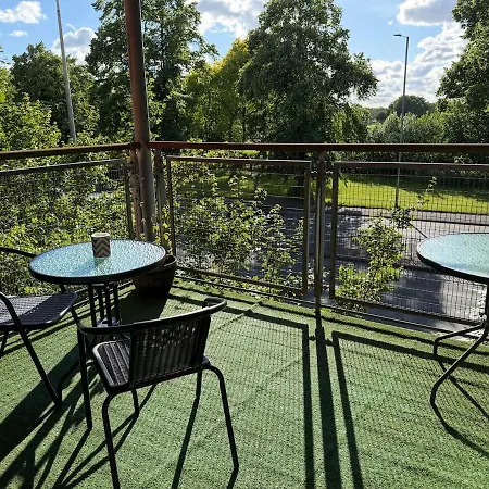 Didsbury 2-Bed With Free Parking & 2 Balconies Апартаменты Манчестер