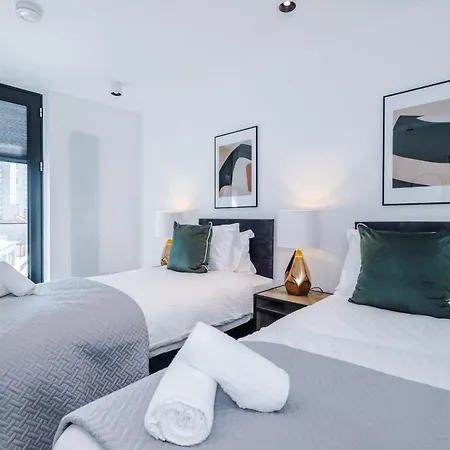 Luxury 2bdr 2 Bath Centre