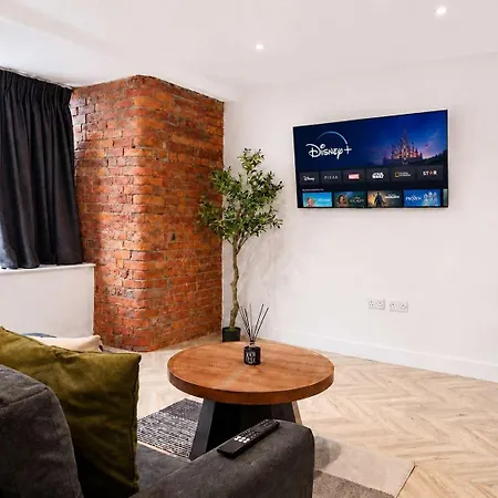 Sleeps 6 - 2br - Free Parking - 아파트