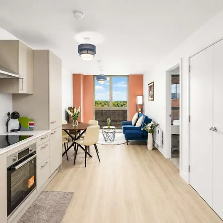 Daire Stylish 1 Bed Sleeps 3 - Old Trafford - Centre Tram Access Manchester
