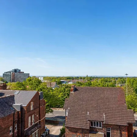 Stylish 1 Bed Sleeps 3 - Old Trafford - Centre Tram Access *