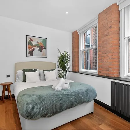 Centre,pool Table,gym,victoria * Manchester