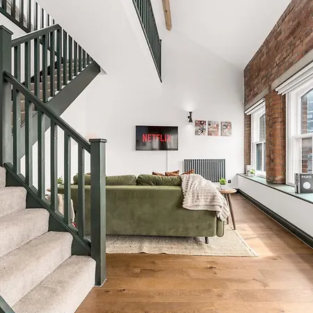 Spacious 2br I Workspace I Duplex I Centre *