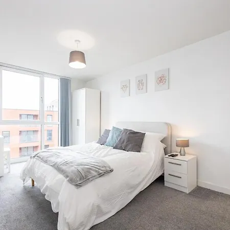 River Irwell View 2br With Parking & Balcony Daire Manchester