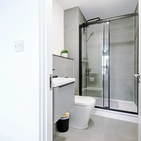 Stylish 2br In Centre *