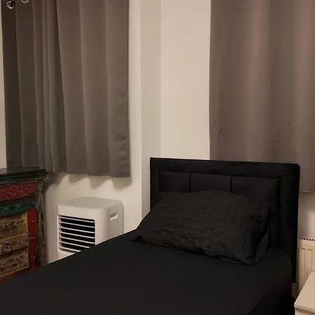 Διαμέρισμα Modern Cozy With Free Parking Near Centre Μάντσεστερ