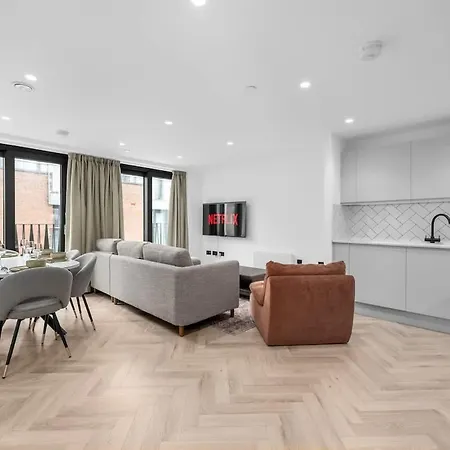 Stunning 2 Bed By Superhost