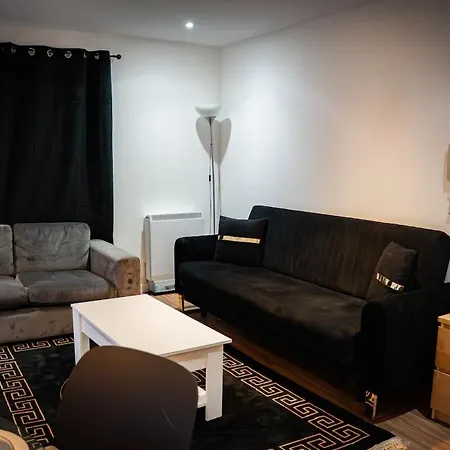 Stylish 2br In Manchester's Heart