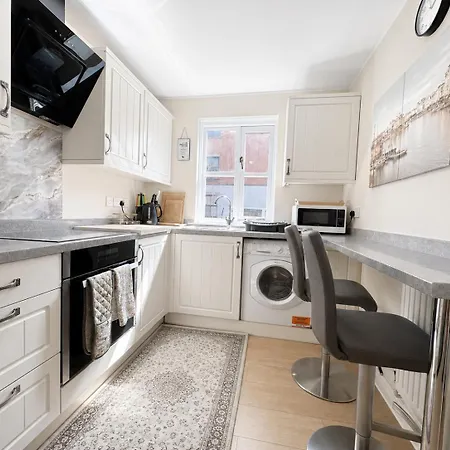 2 Bedroom Flat
