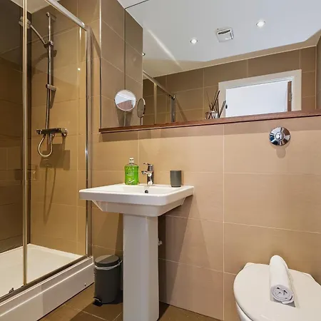 Luxury 2 Bdr 2 Ba Modern With Parking * Manchester