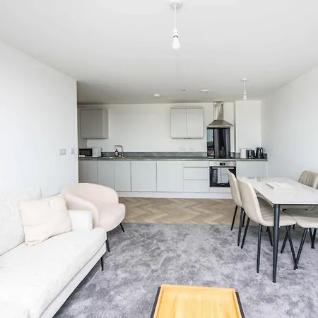 Διαμέρισμα Sleek 2-bed Salford Near Centre Μάντσεστερ